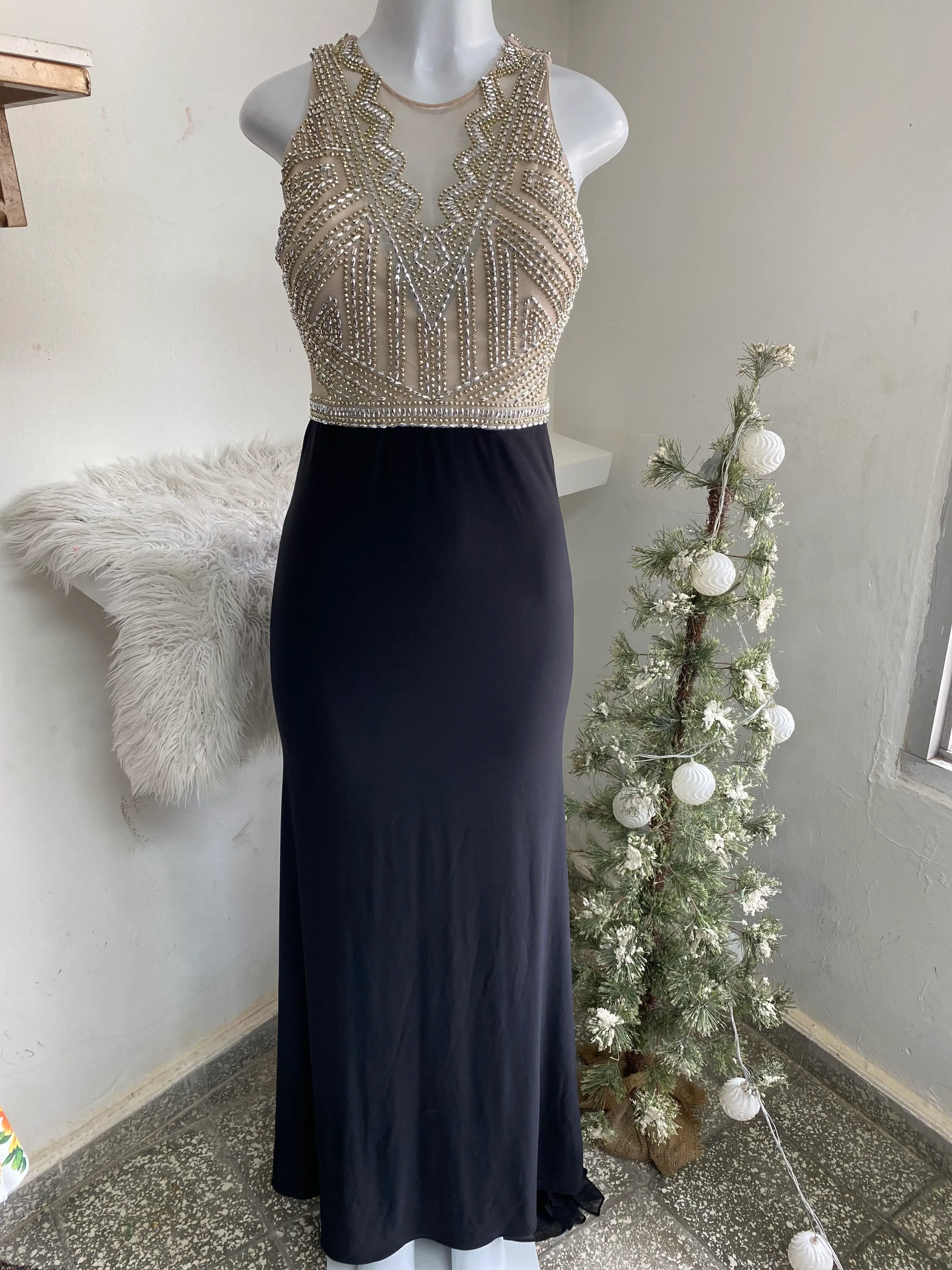 Vestido Talla 6, Escote en la Espalda