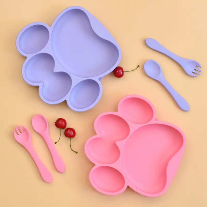 Combo de babero, tazón, cucharas y silicona para bebes. Cinco piezas en color rosa.  3