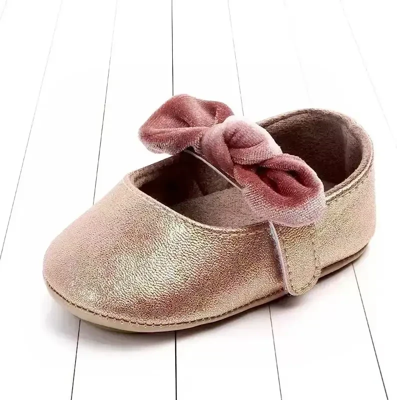 ZAPATITOS ORO 3