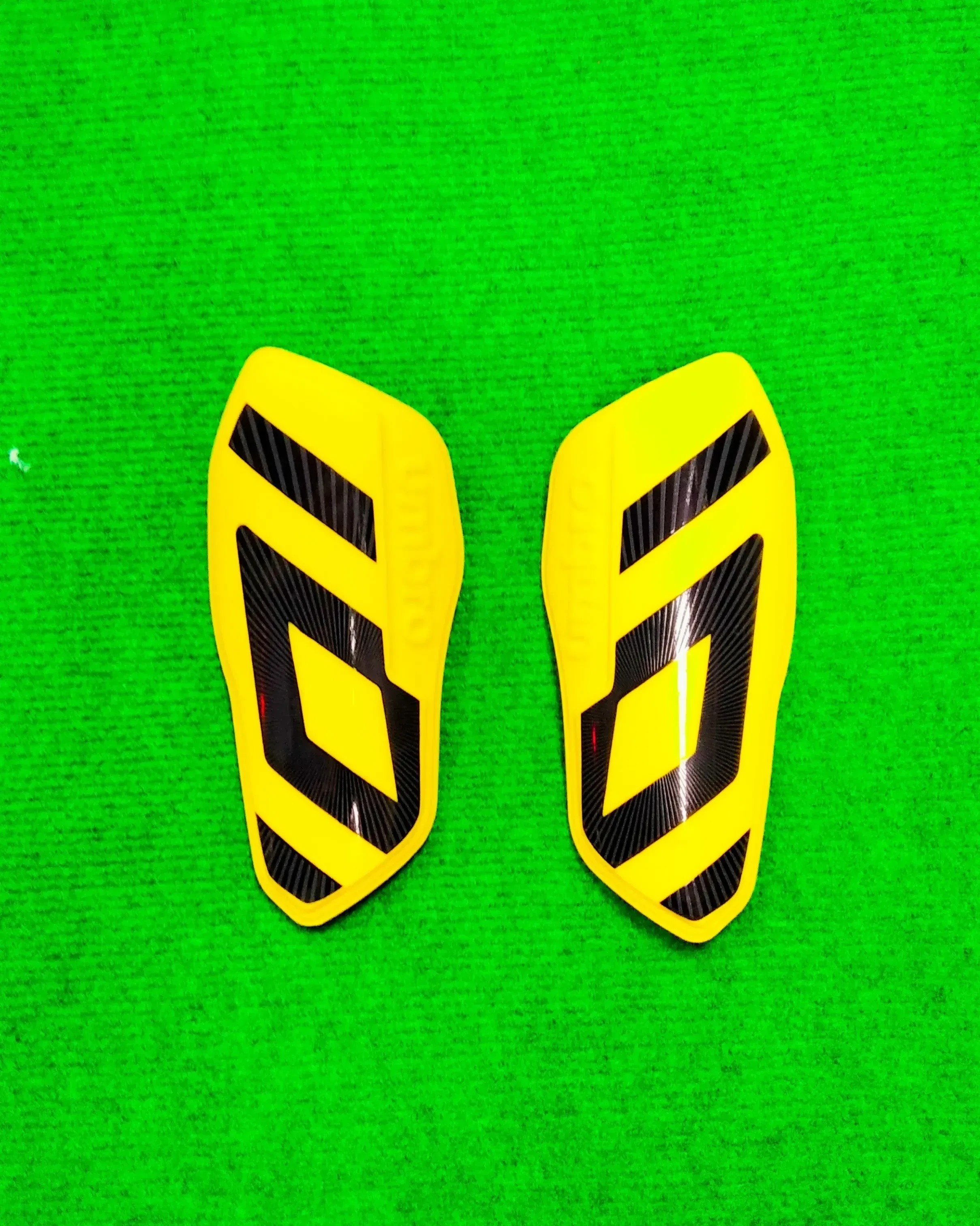 UMBRO PRO CANILLERA  ( S )