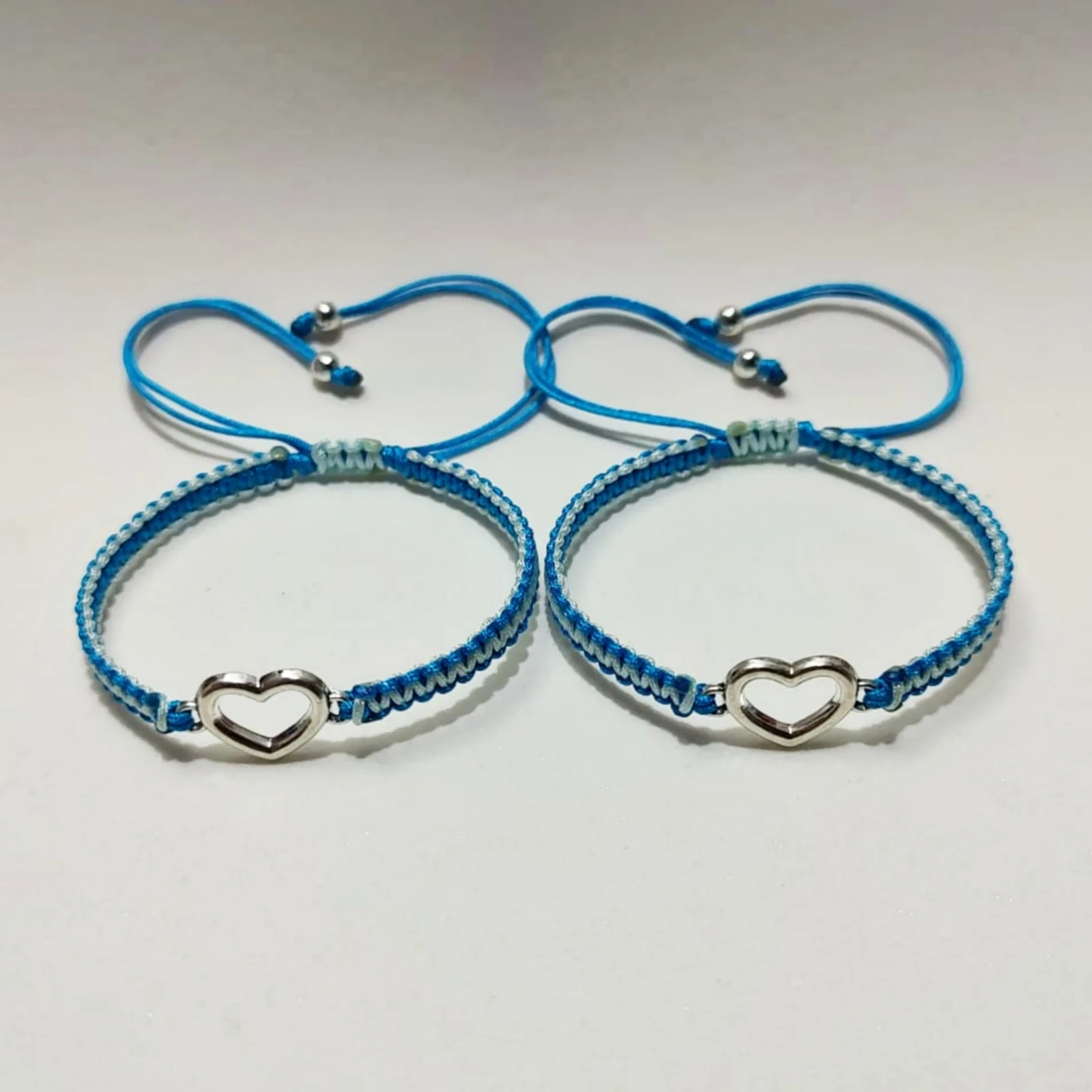 Dúo Pulseras de Corazon Tejidas 2