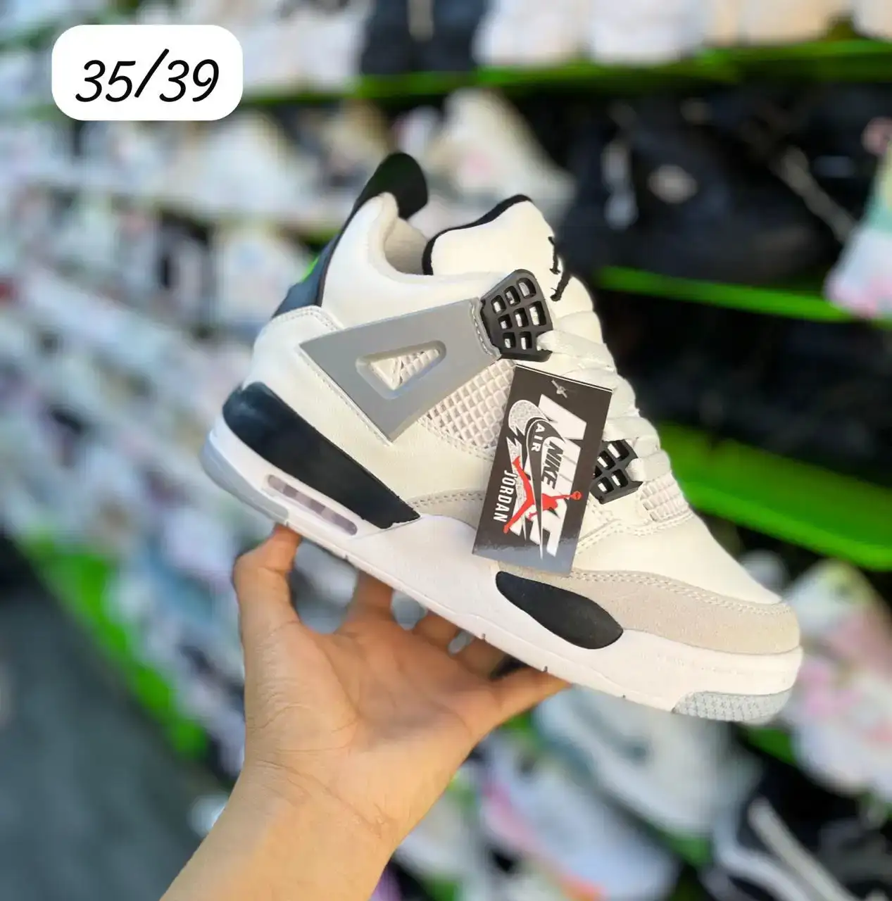 Air Jordan 4 Retro (mujer)