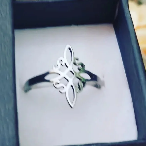 Anillo nudo de bruja