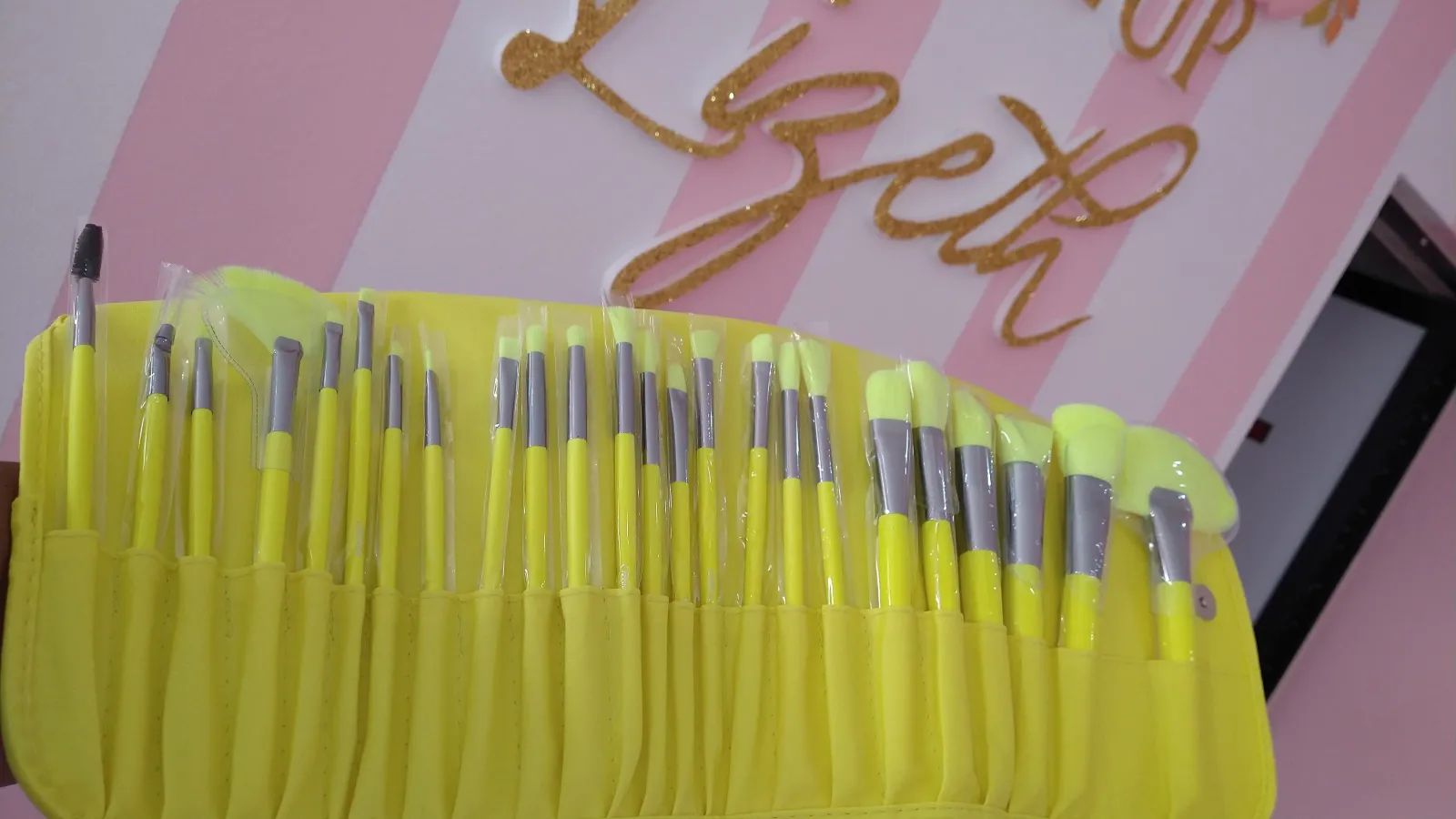 Brochas amarillo neon 4