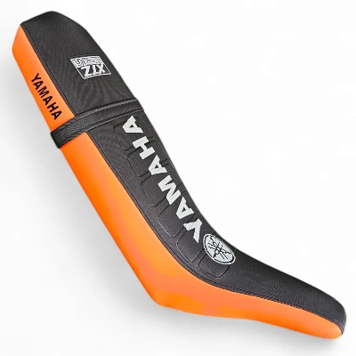 TP XTZ 125 Forro Tapizado super moto negro / naranja letrero en medio DW