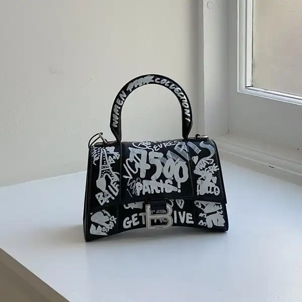Balenciaga  2