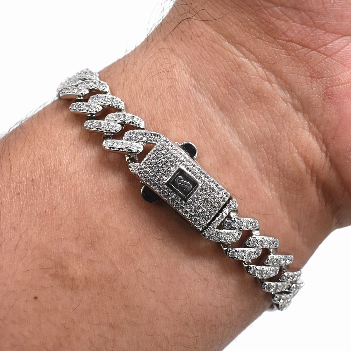 ESCLAVA EN ACERO CON DIAMANTES 6