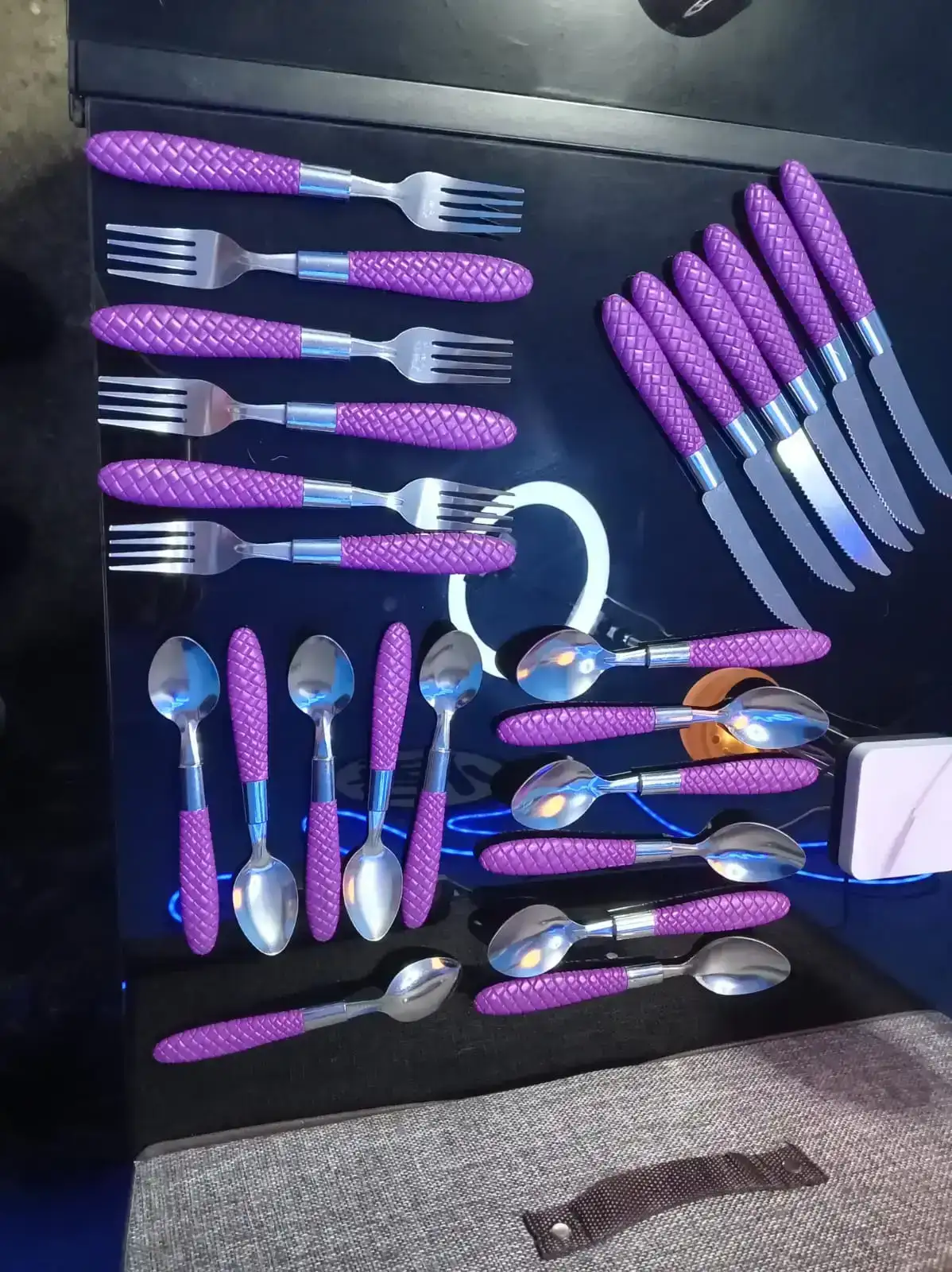 Set de cubiertos elegante  2