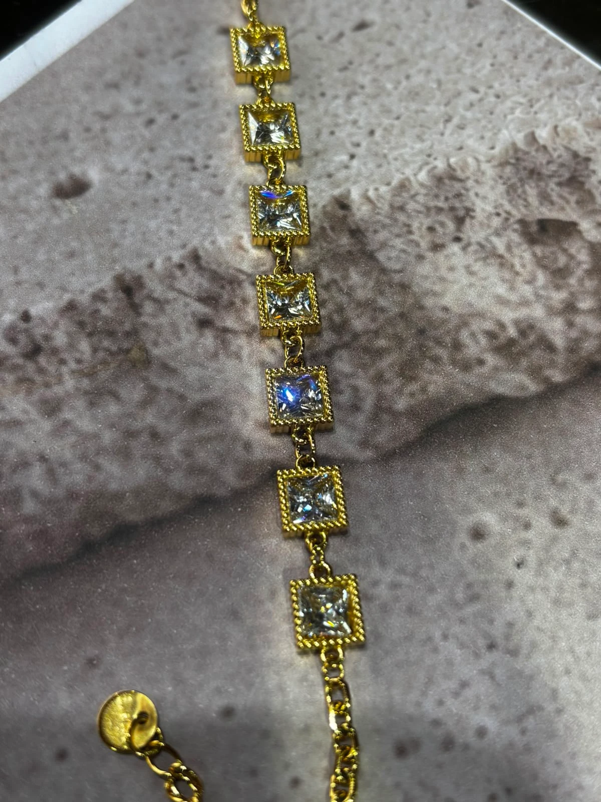 pulsera acero con enchape en oro 
