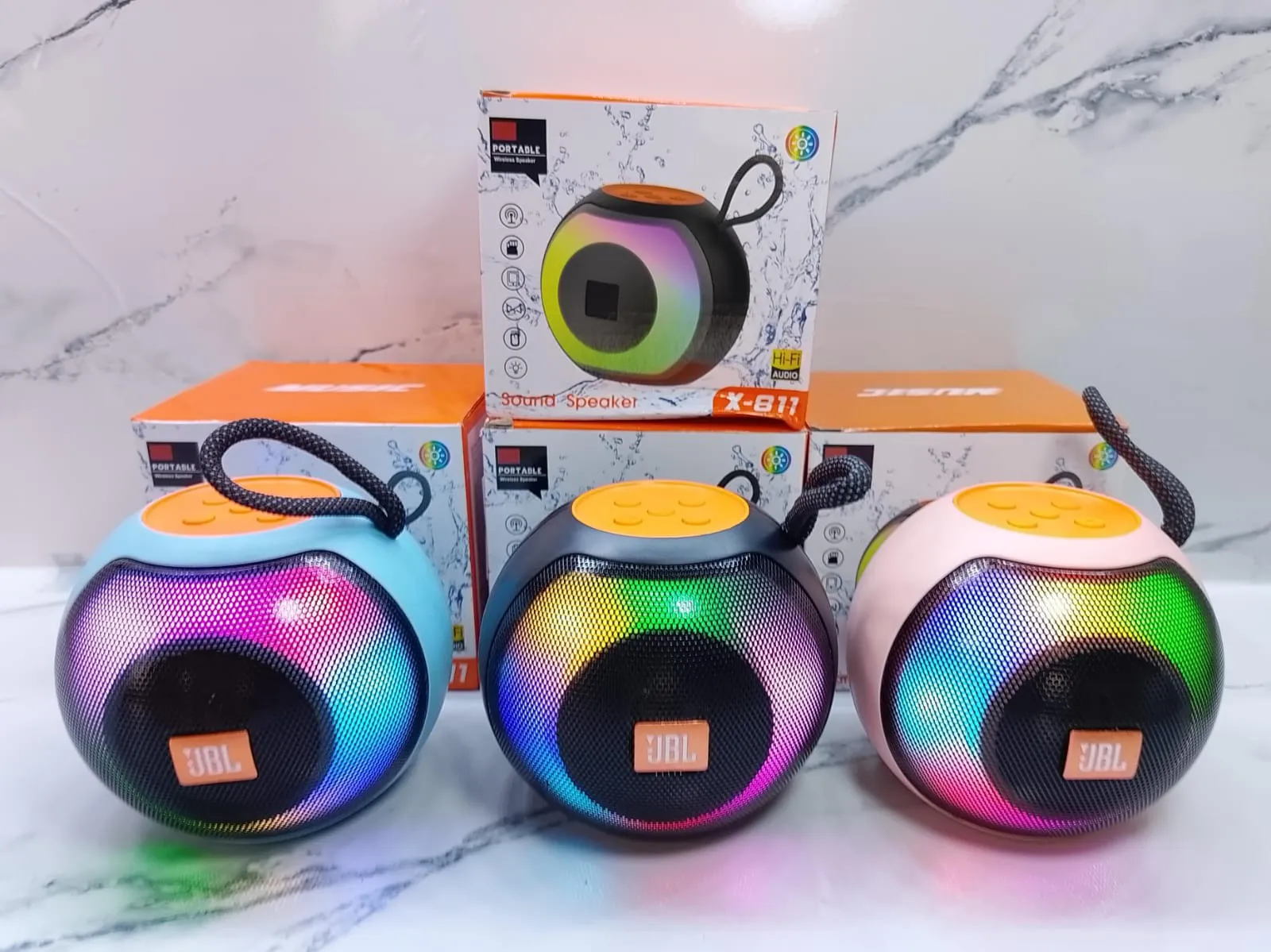Parlante JBL 811