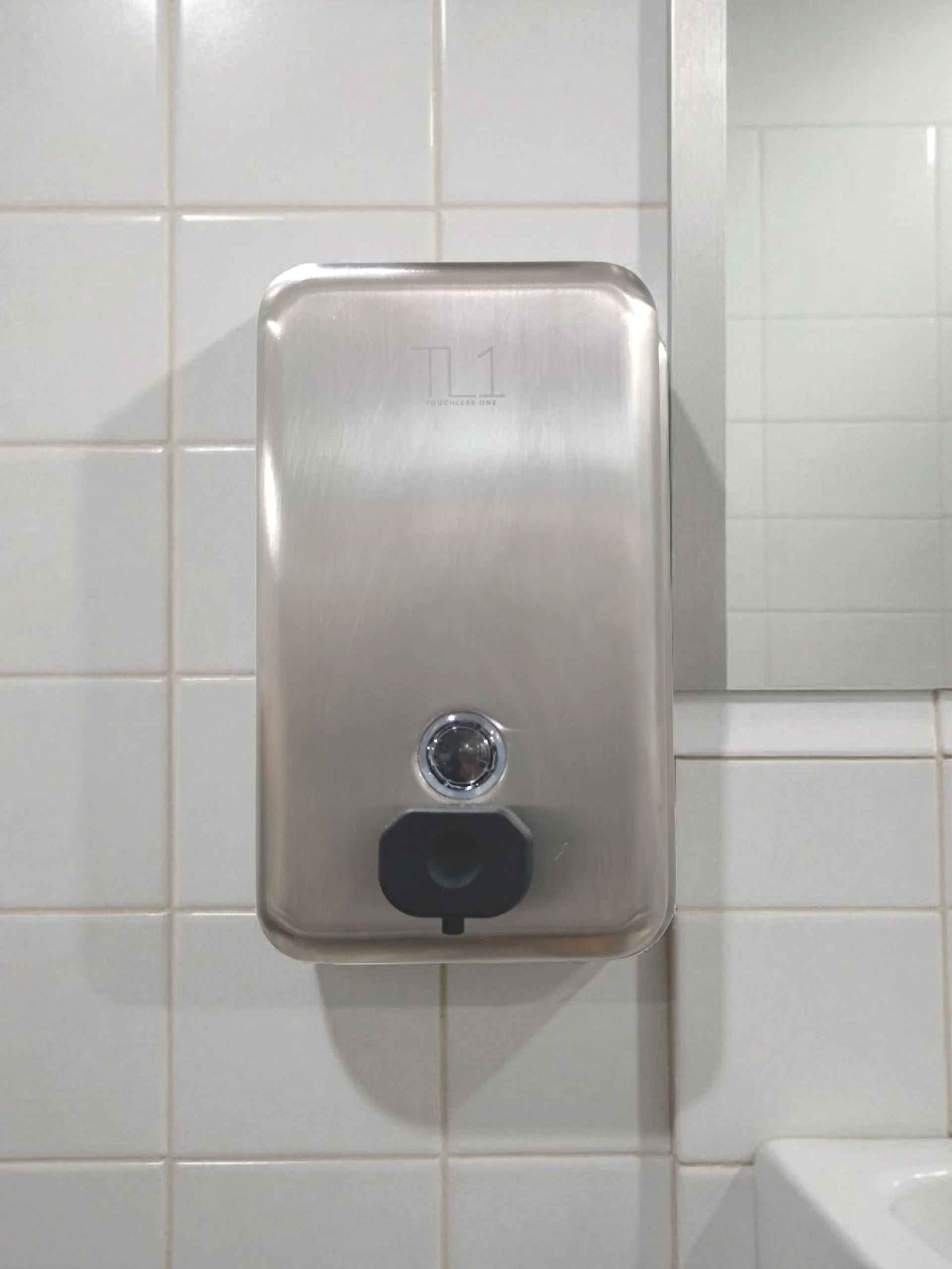 DISPENSADOR DE LÍQUIDOS PUSH