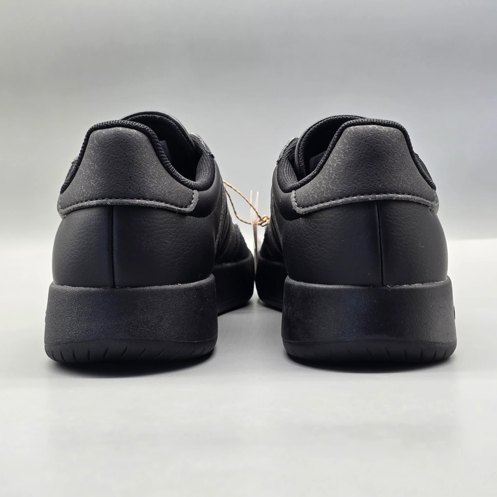 TENIS ADIDAS BARREDA 6