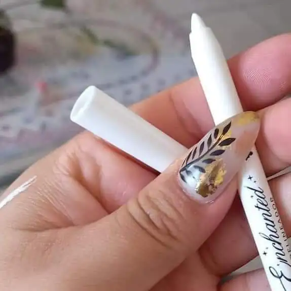 LÁPIZ DELINEADOR BLANCO SANIYE 2