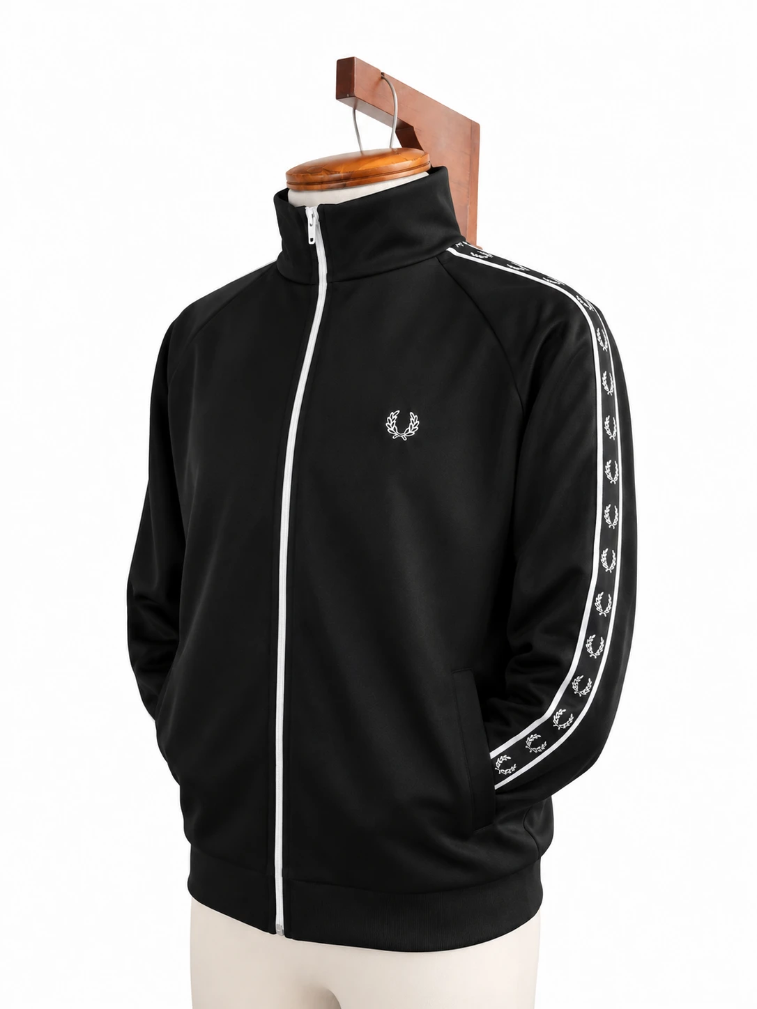 Chaqueta deportiva negra talla M 