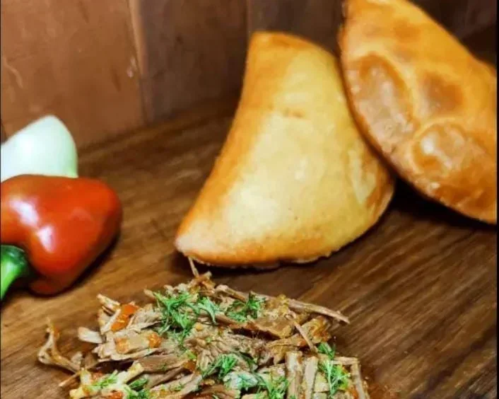 Empanada Carne y Queso