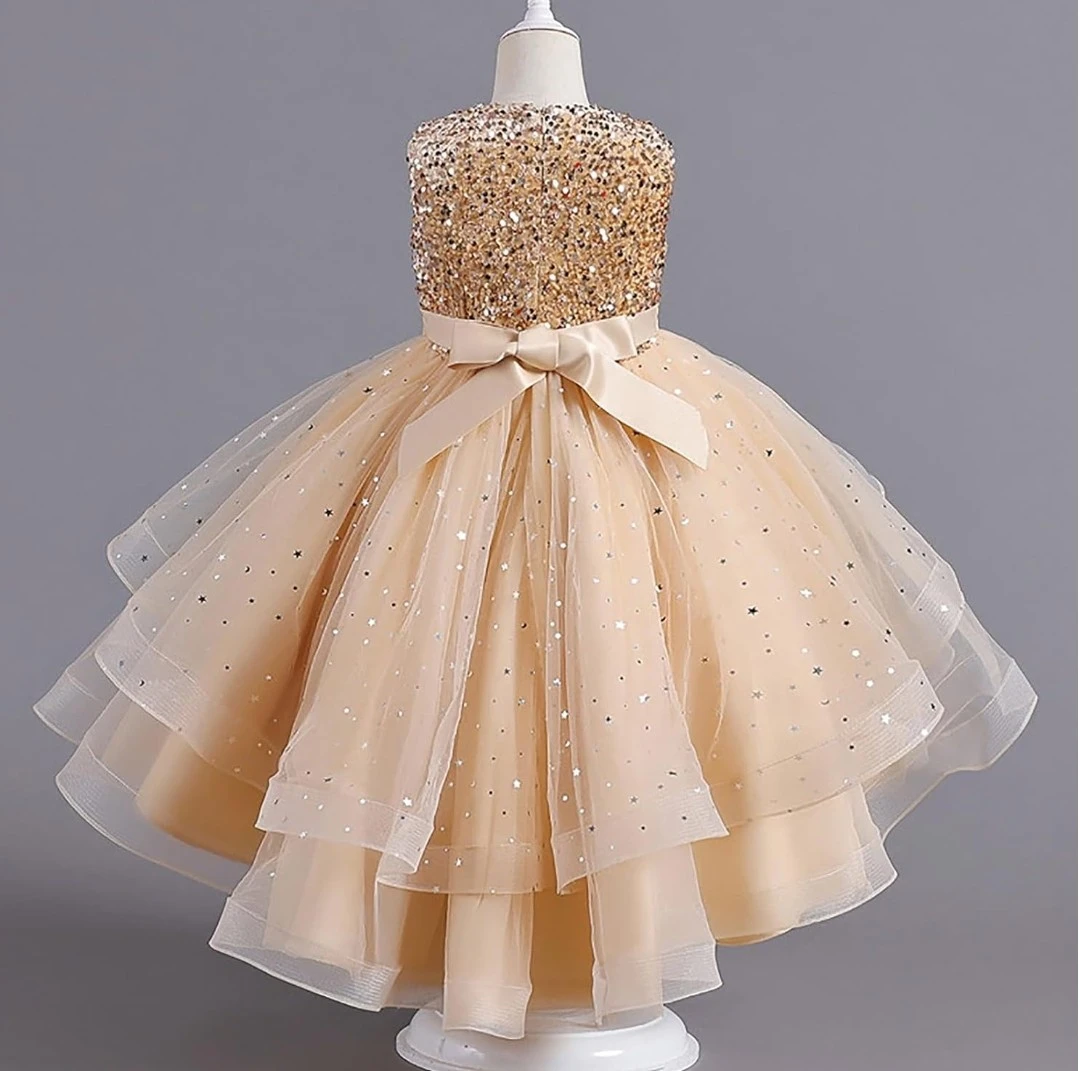 VESTIDO ELEGANTE CON COLA BC 6