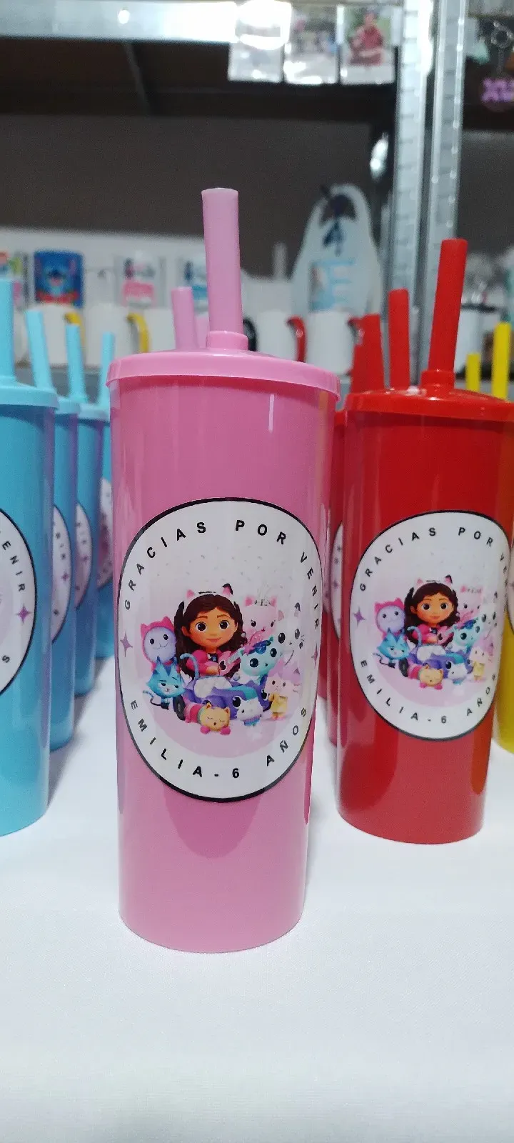 Vasos de acrílico con tapa por 100 unidades  2