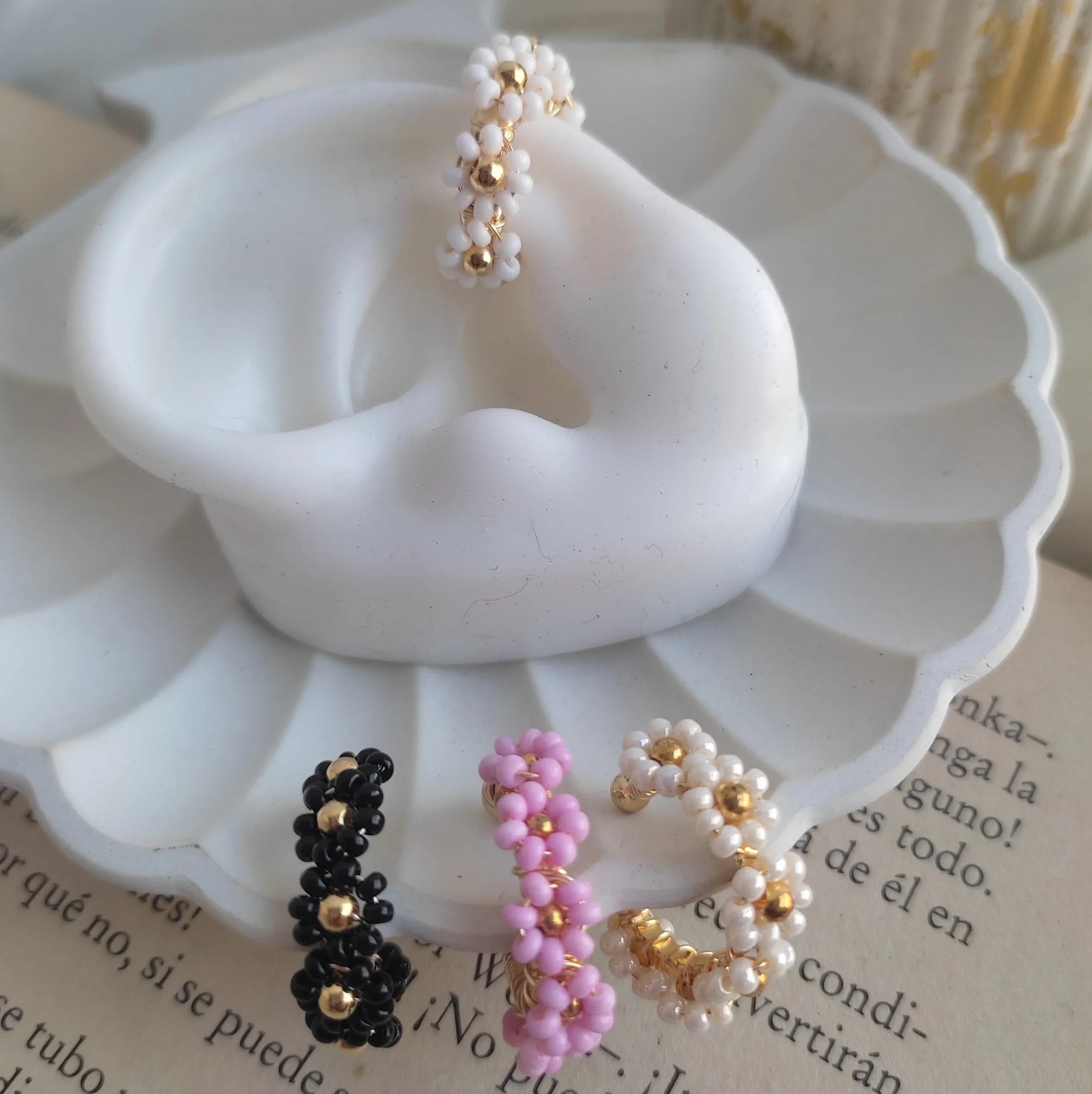 EARCUFF TEJIDO FLORECITAS