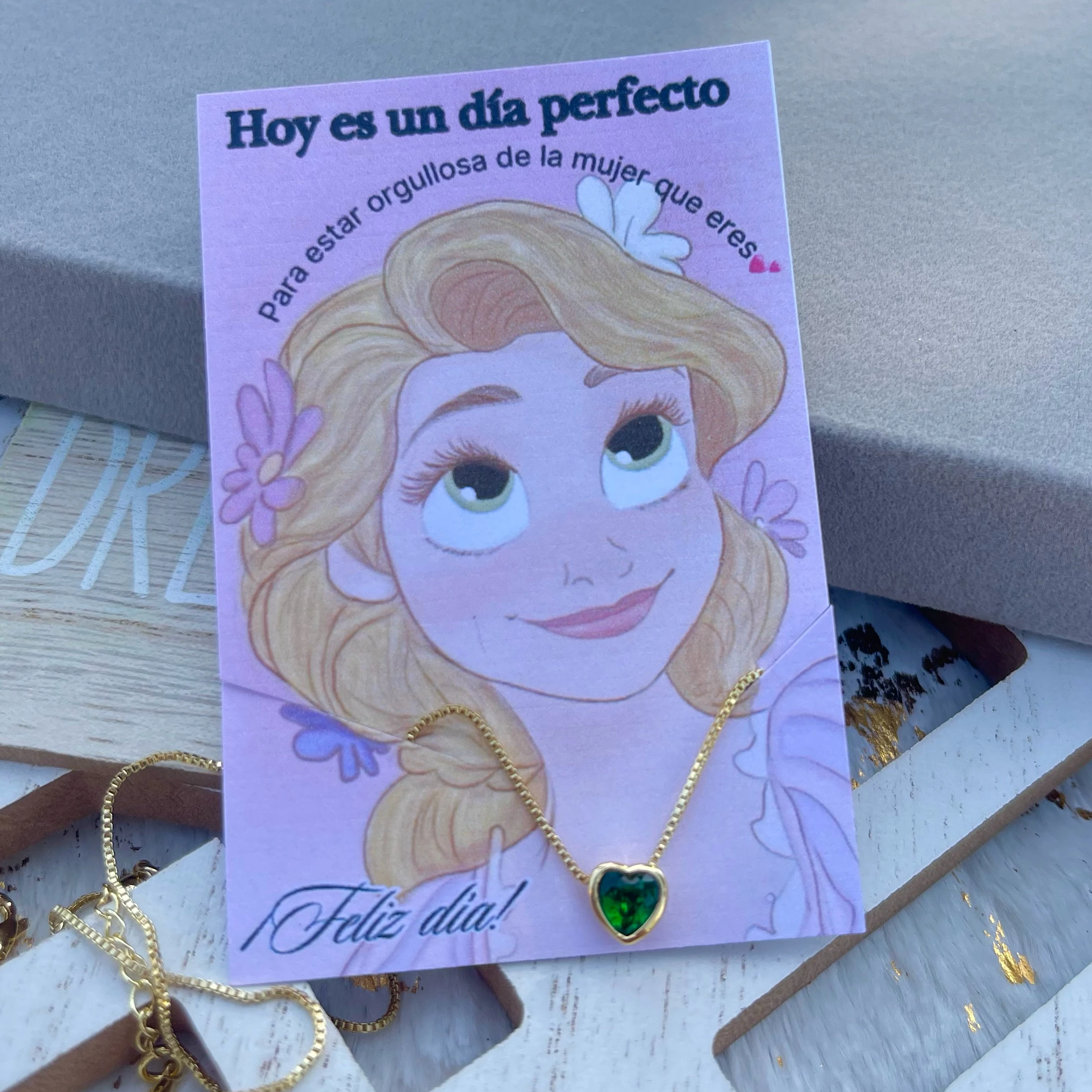 Cadena mujer