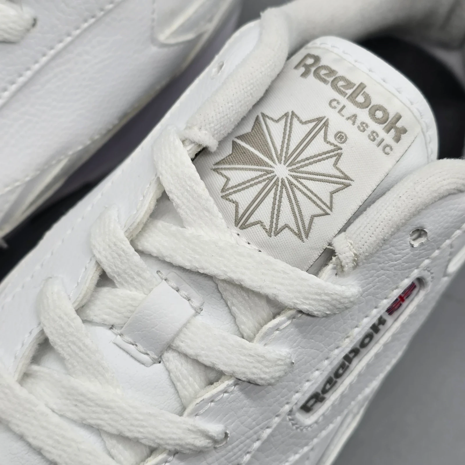 REEBOK CL RENAISSANCE 9
