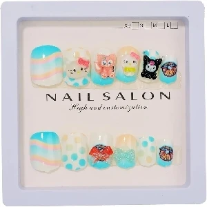 SET DE UNAS DE 12 UNIDADES NAIL SALON DISEÑOS SURTIDOS