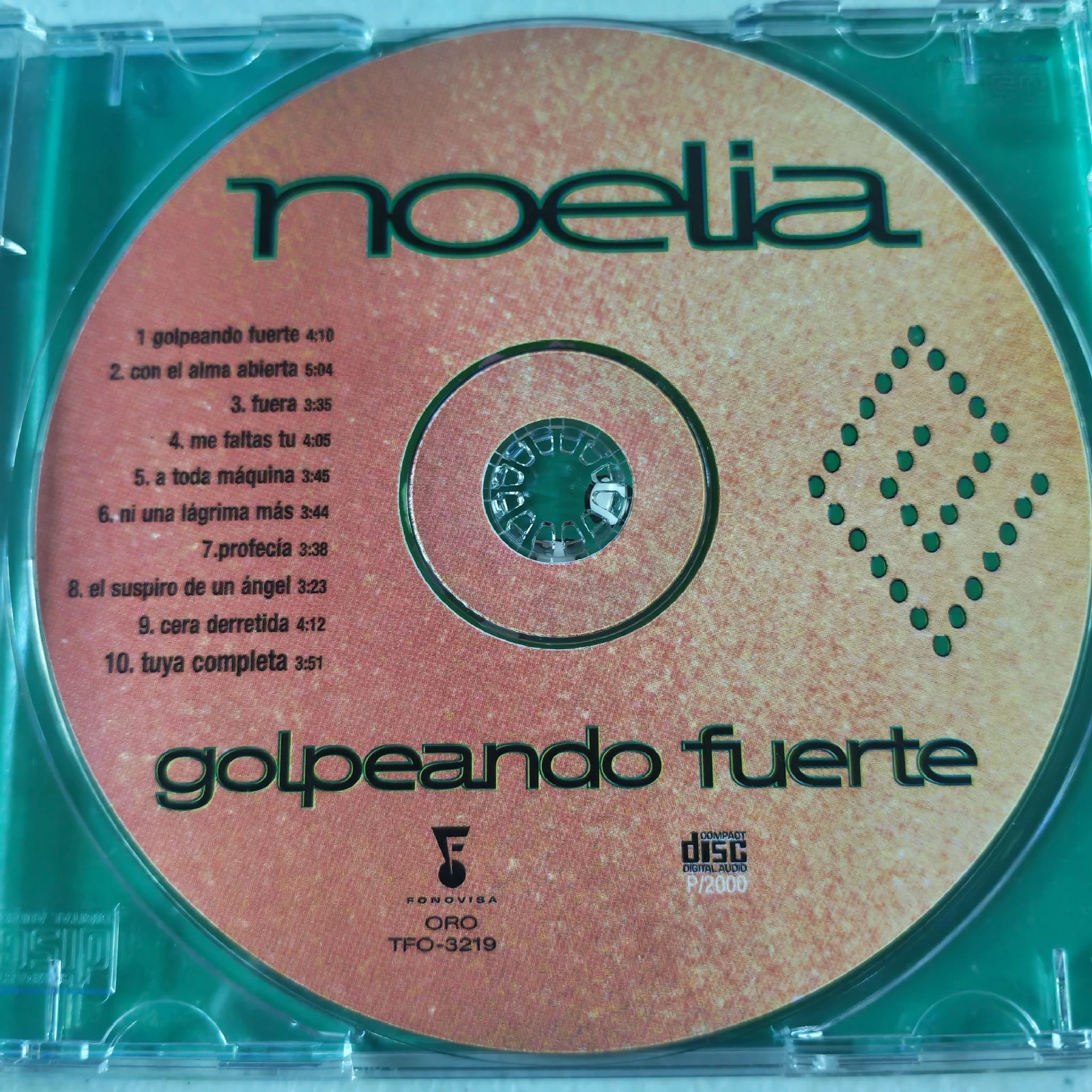 CD Noelia Posando Fuerte Usado
