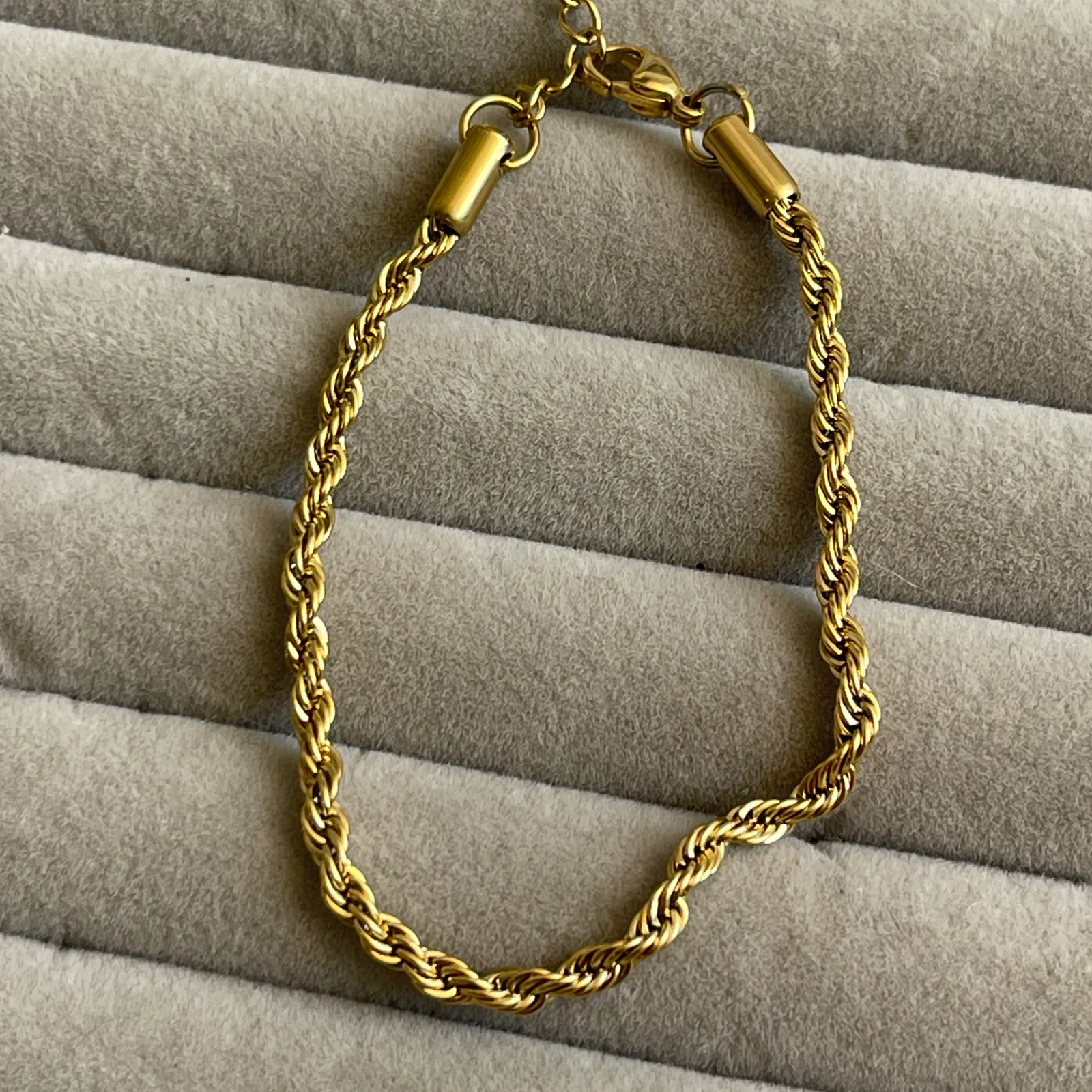 Pulsera lazo delgada