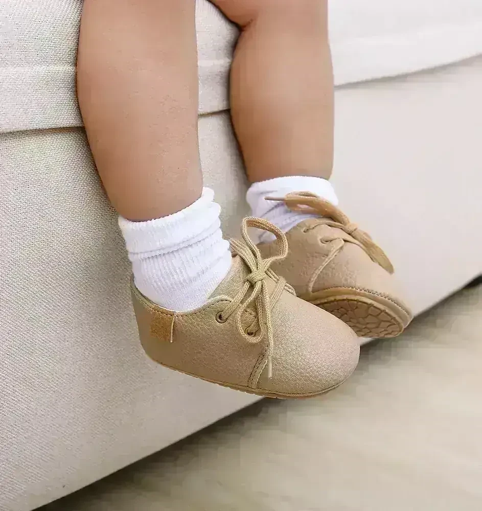 ZAPATITOS BEIGE CORDONES