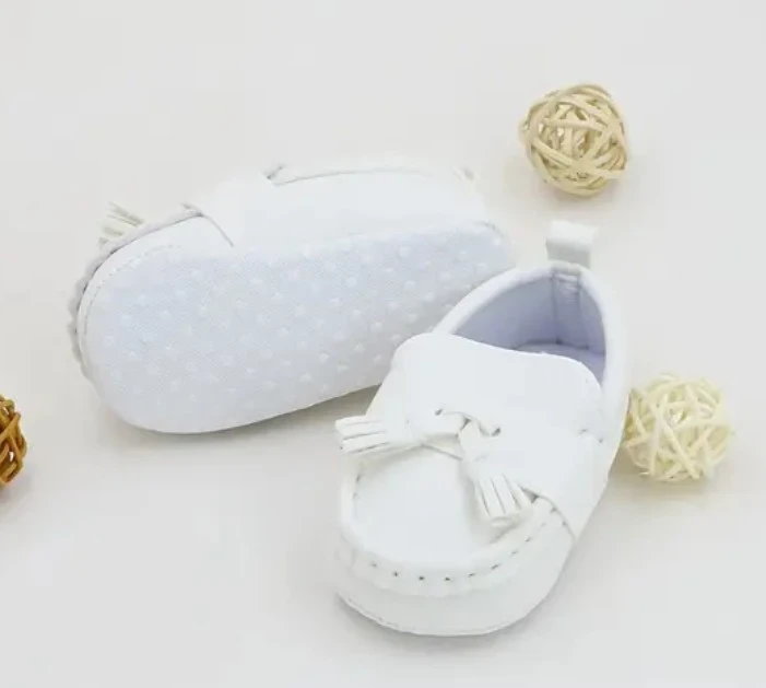 ZAPATITOS BLANCO MOCASÍN 