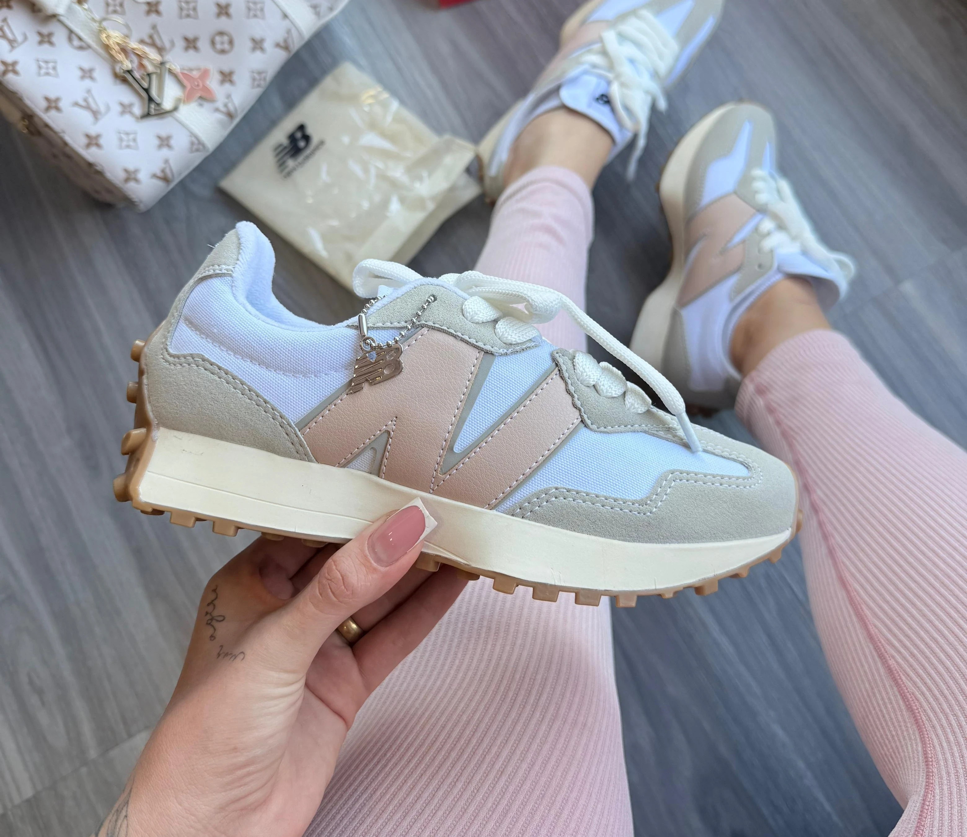 TÊNIS NEW BALANCE 327