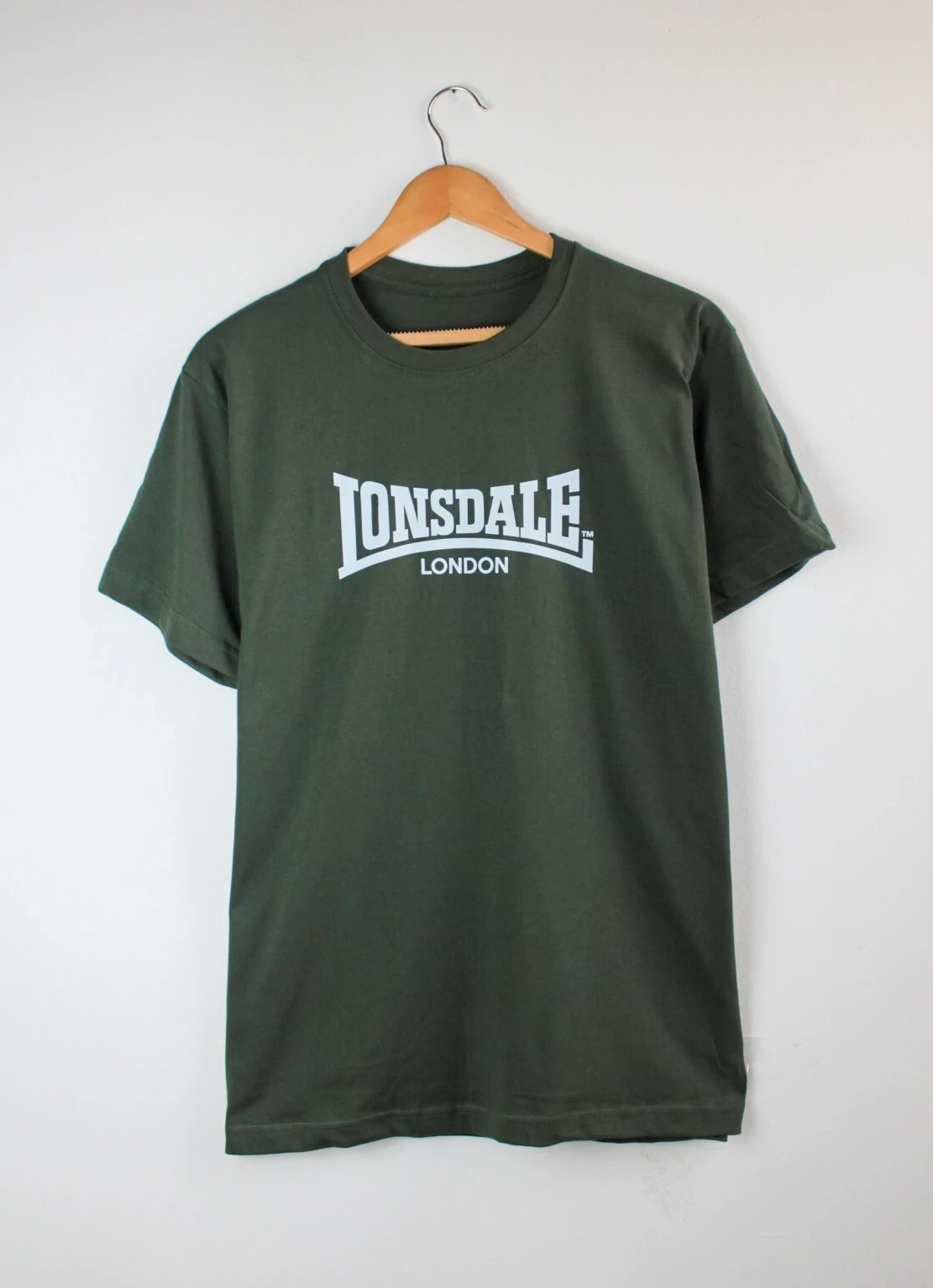 camiseta estampada verde militar 