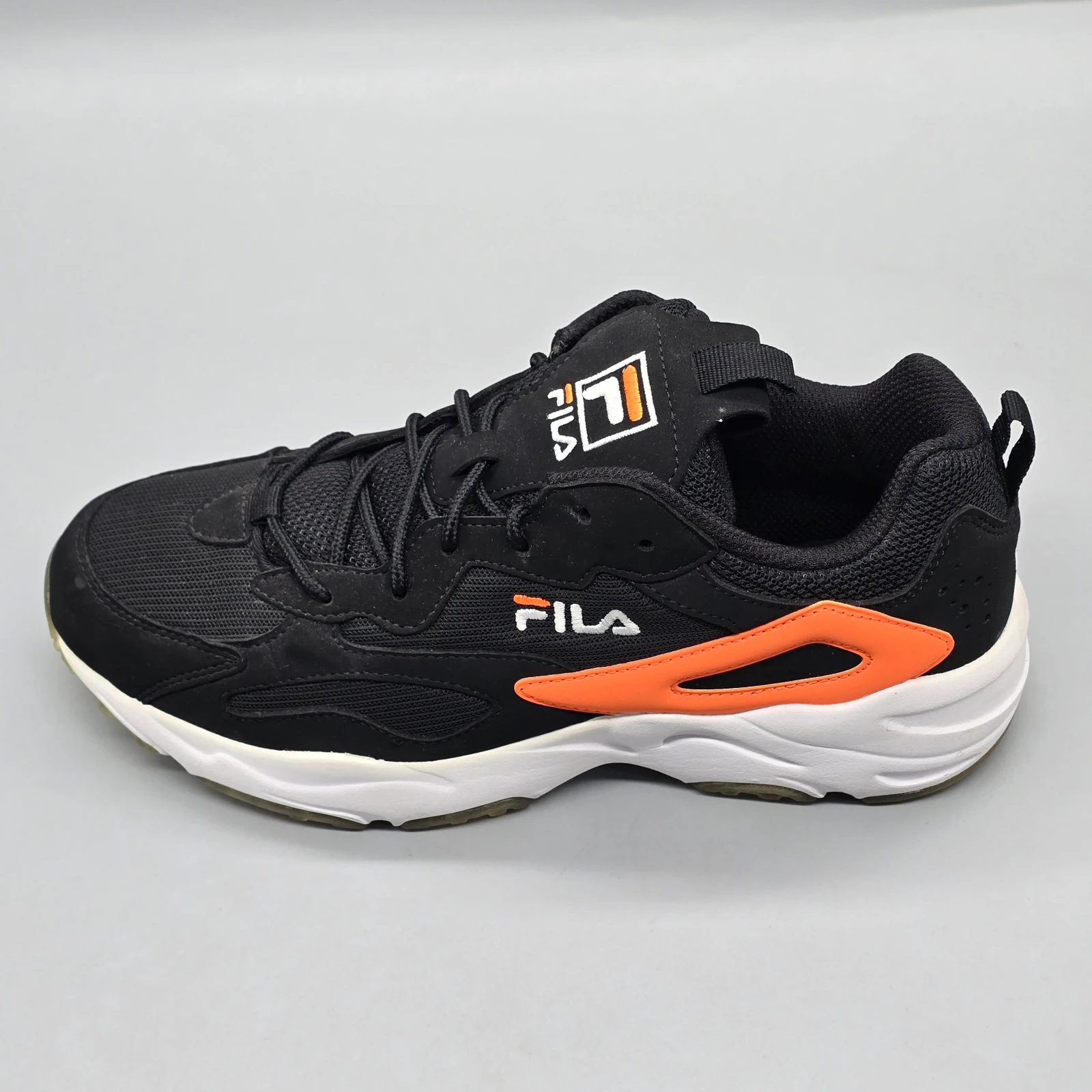 FILA RAY TRACER 2
