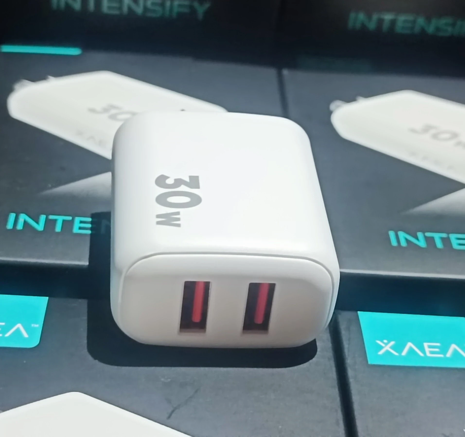 Cargador Xaea "C" 30w 220v + cable usb 3