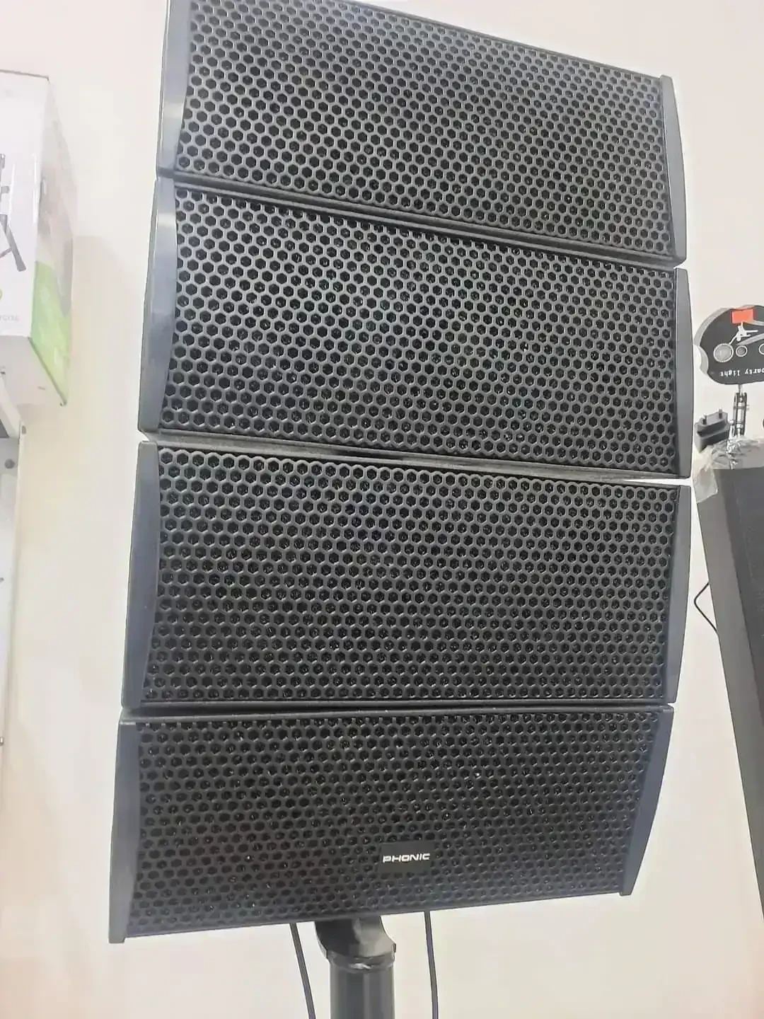 SISTEMA ARRAY PHONIC 15" ACTIVOS  EQUIPO PROFESIONAL PHONIC   💥BLUETOOTH 3.0. 💥USB 2.0 💥ECUALIZADOR DE 5 BANDAS EN CADA BAJO ACTIVO 💥BAJOS ACTIVOS 15" 💥8 SALETITES DE 5"  💥POTENCIA DE 6000W 💥8 ENTRADAS DE MICROFONOS CON ECUALIZADOR INDEPEDIENTE  ENTRADA Y SALIDA DE AUDIO EN RCA   NOS ENCONTRAMOS EN CBBA   ENVIOS A TODA BOLIVIA✈️ PRECIOS ESPECIALES POR MAYOR 3