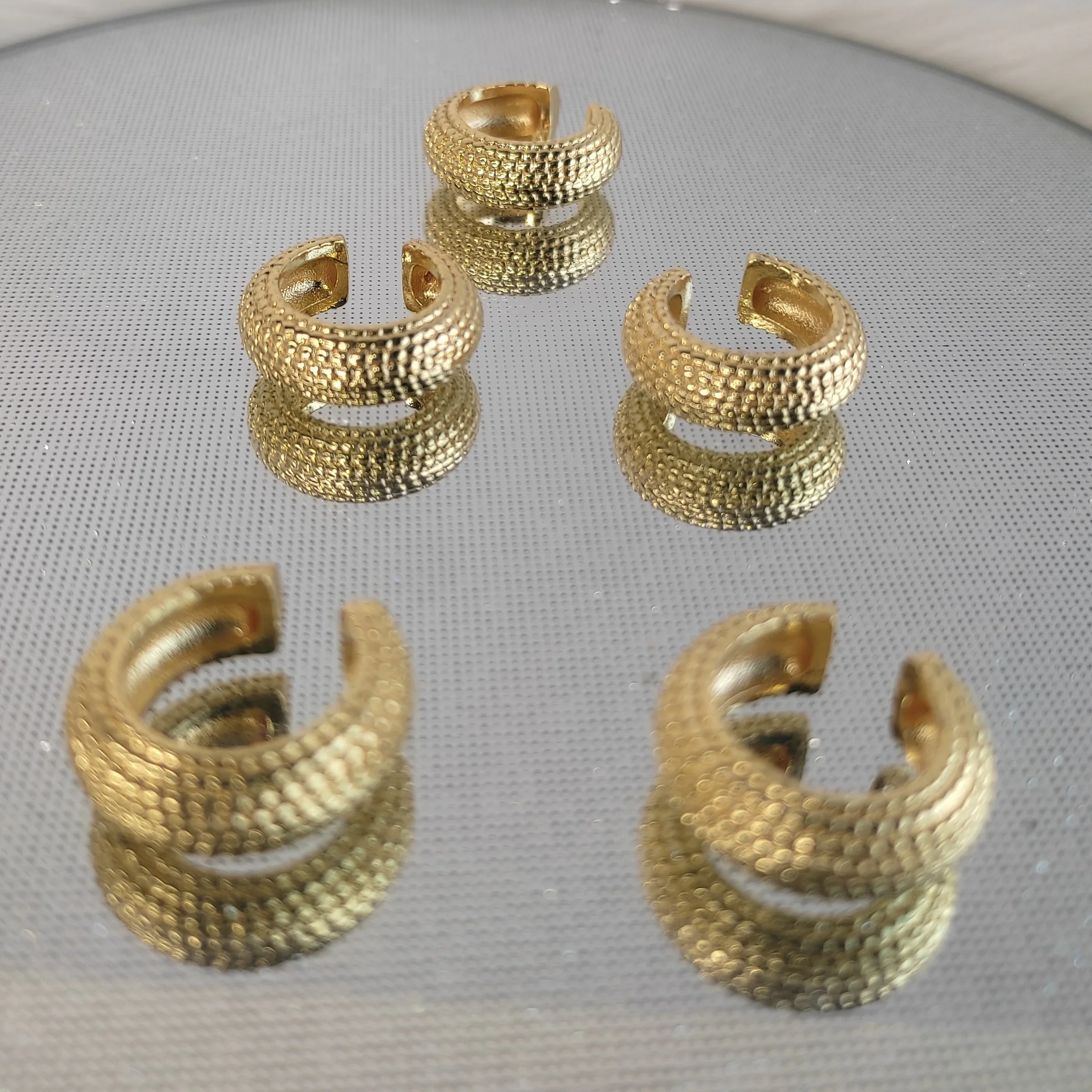EARCUFF TEXTURE 3