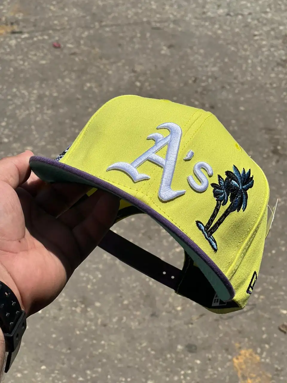 Caps