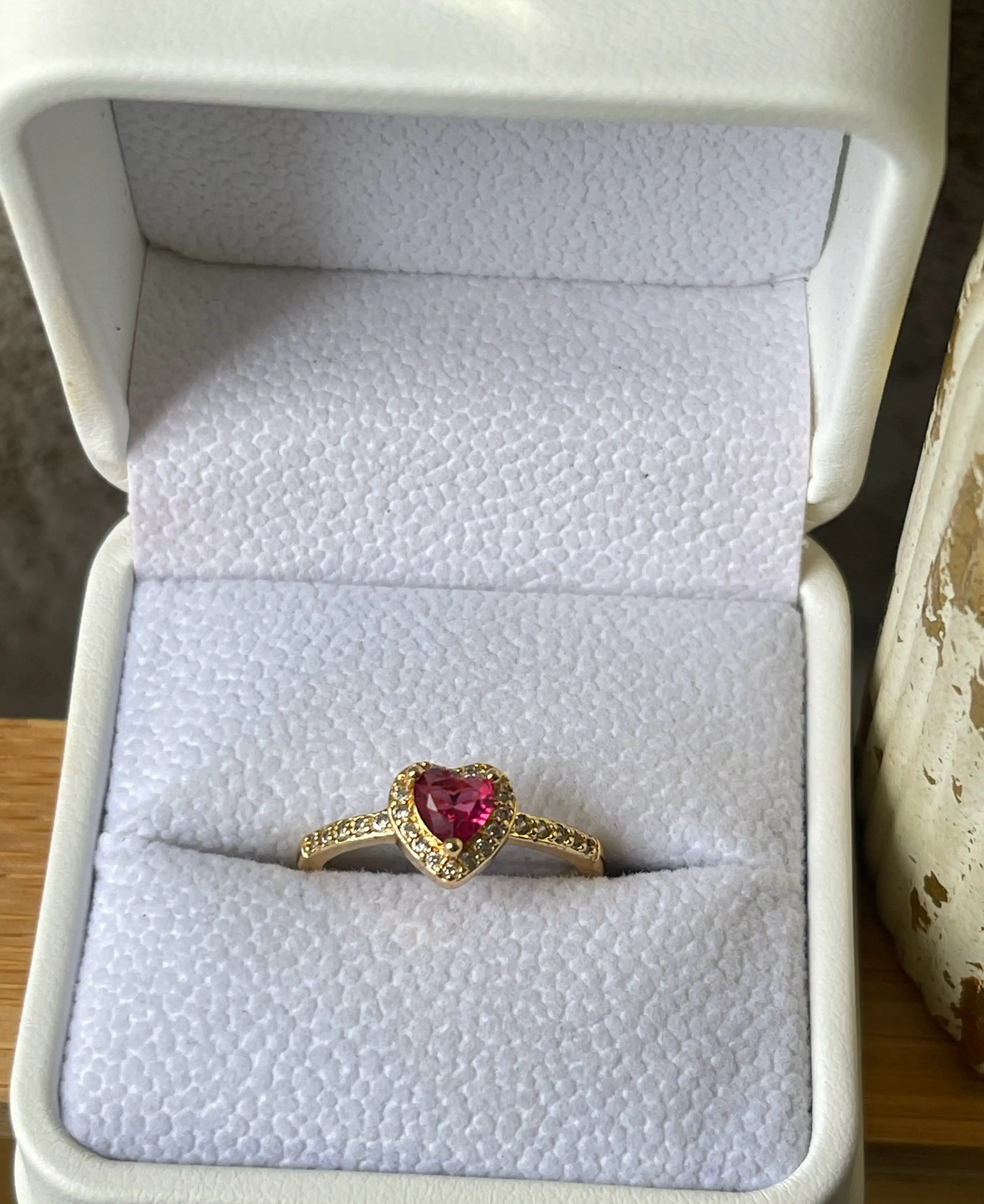 ANILLO PROMESA CORAZON FUCSIA