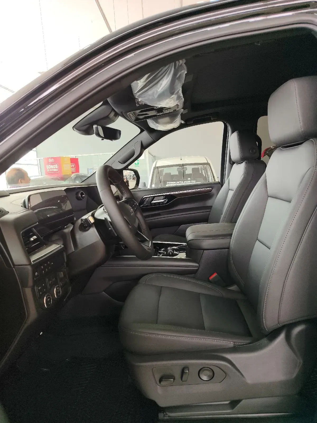 CHEVROLET TAHOE 2