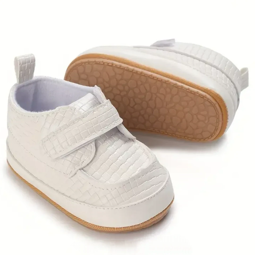 ZAPATITOS BLANCOS 2