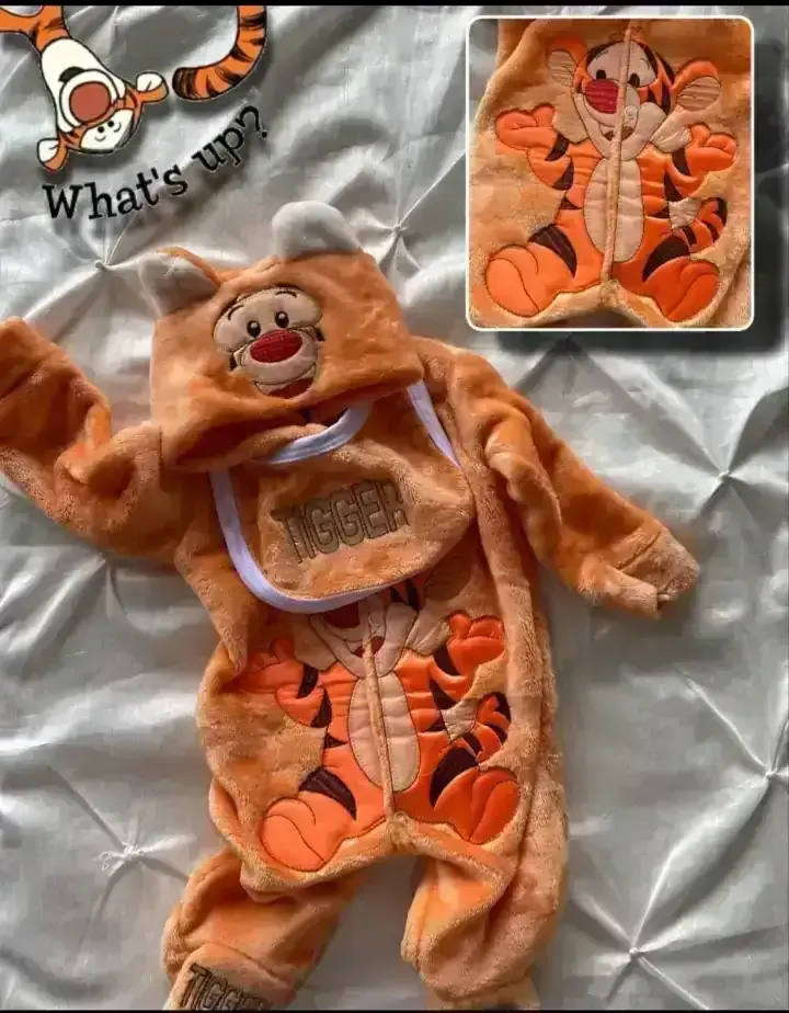 Mameluco Tigger polar con babero 