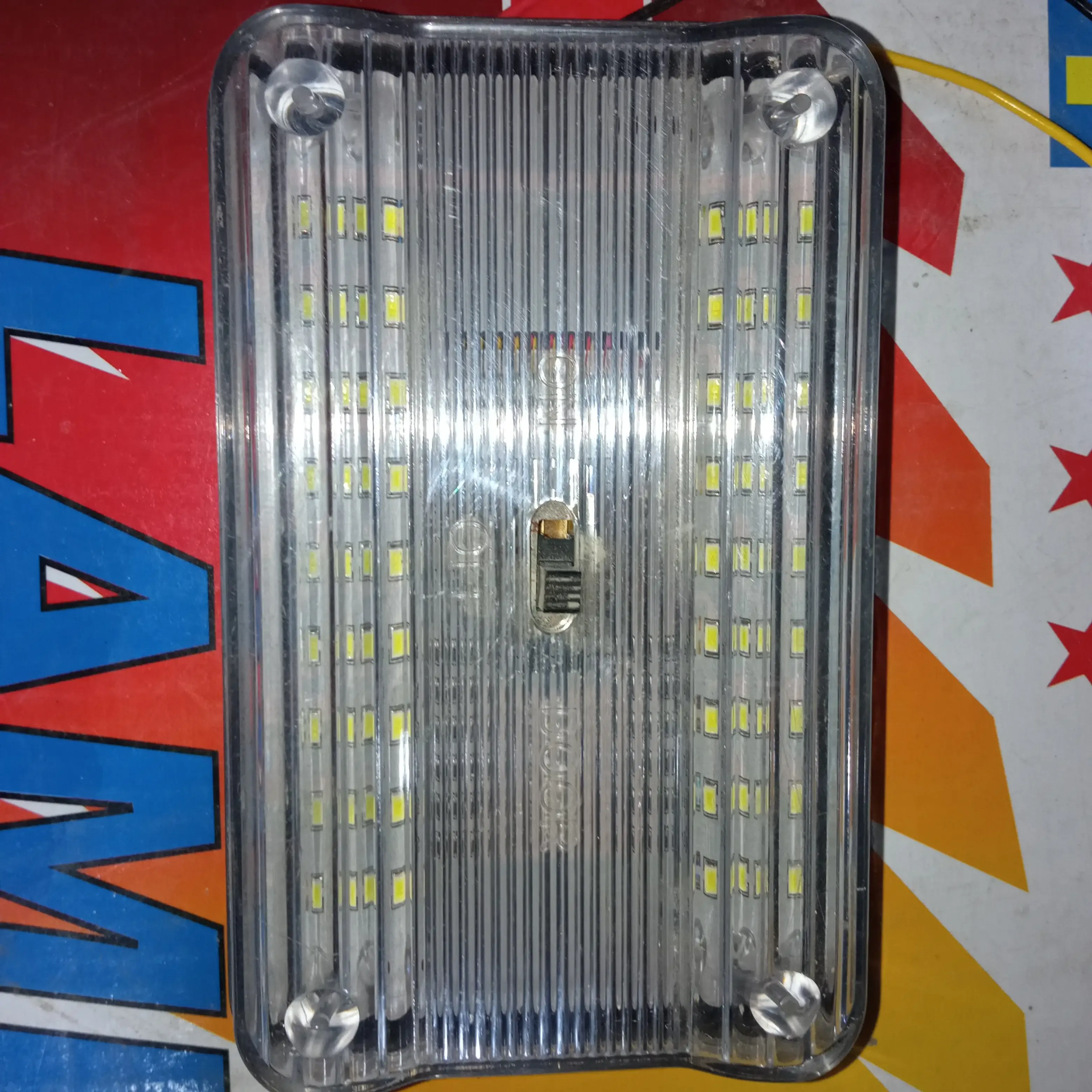 LÁMPARA DE INTERIOR TECHO 