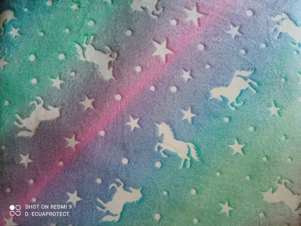 COLCHA LUMINOSA - UNICORNIO 🦄