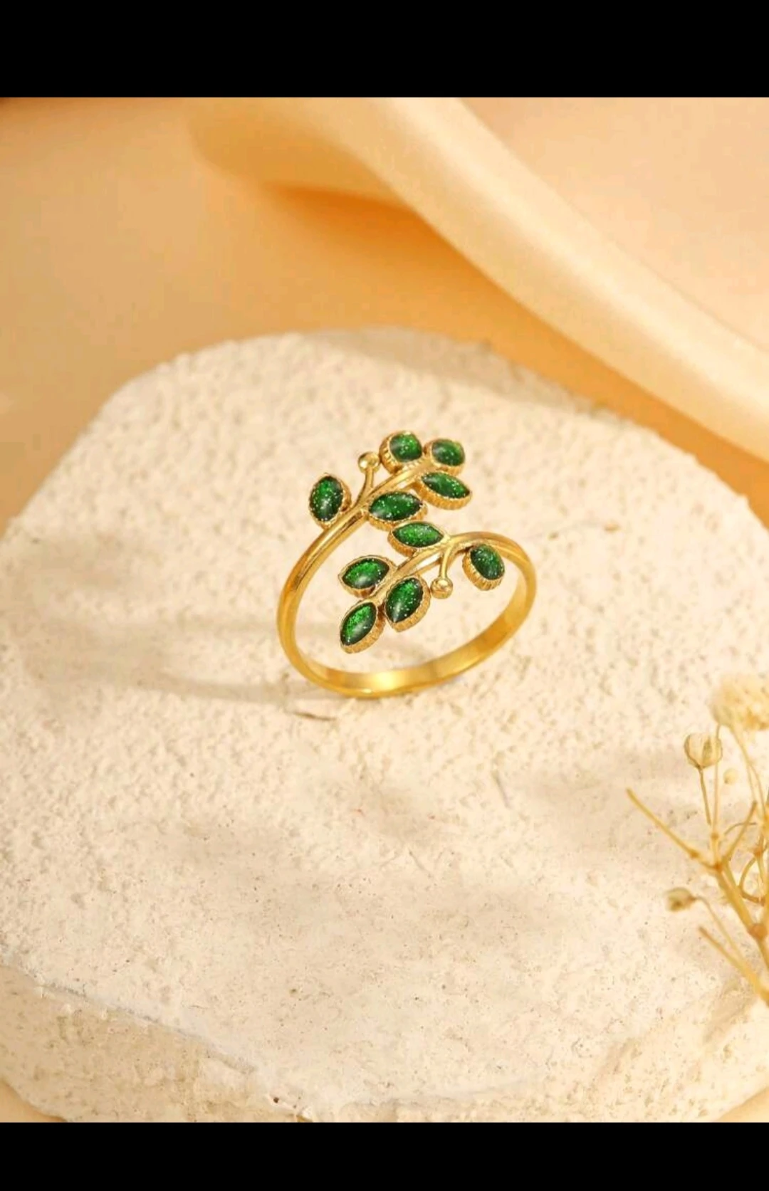 Anillo ajustable/ Hoja 🌿 de esmeraldas con baño de oro 18K 2
