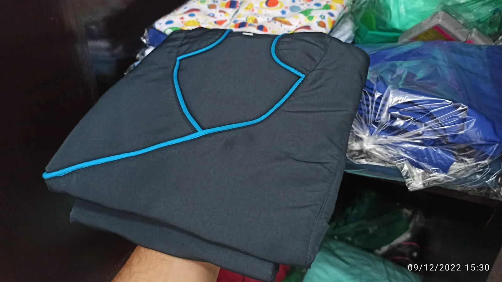 Uniforme Dama Antifluido Cuello Cruzado  8