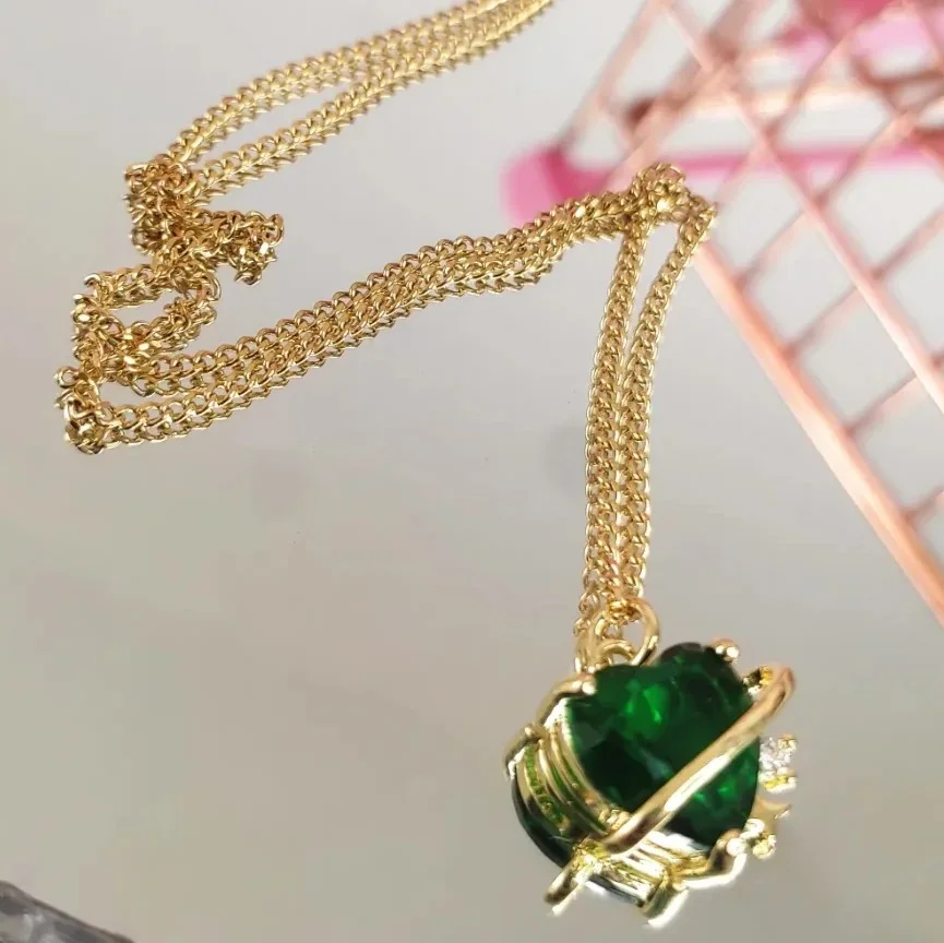 CADENA CORAZON REINA 2