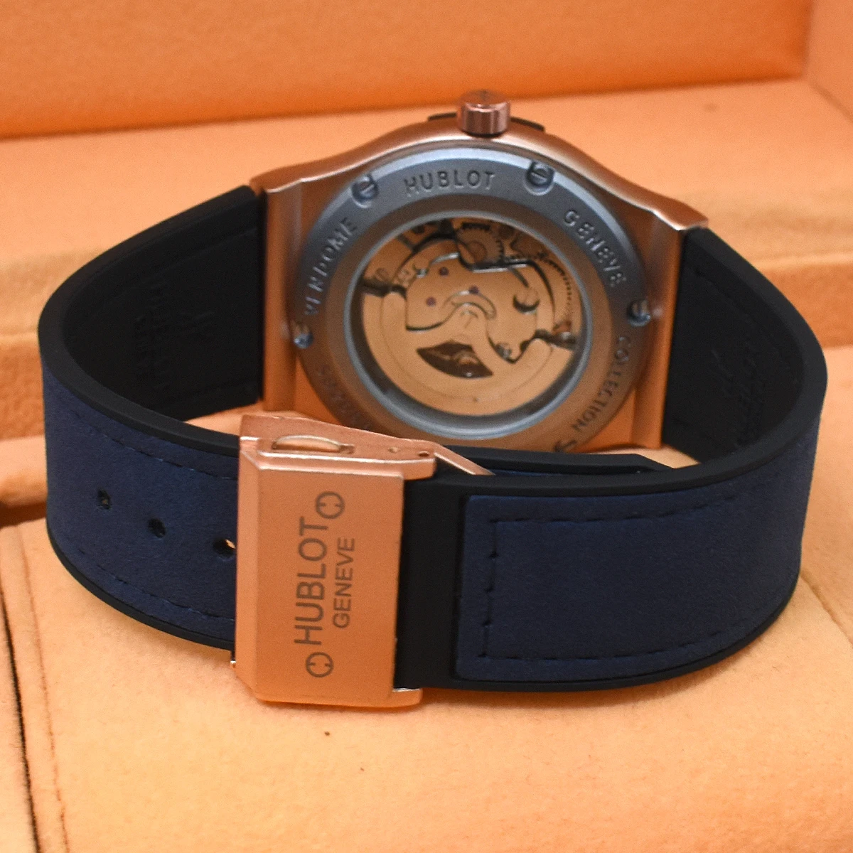 &nbsp; Hublot Classic Fusion oro y azul  4