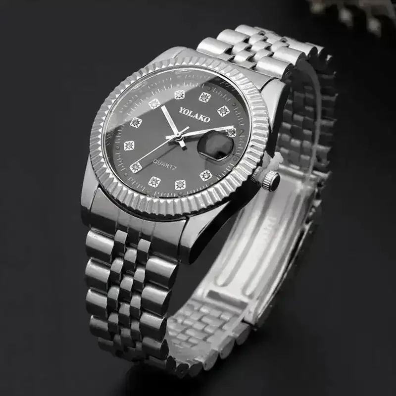 Reloj Yolako Pulso Acero Plateado Fondo Negro Piedras Internas
