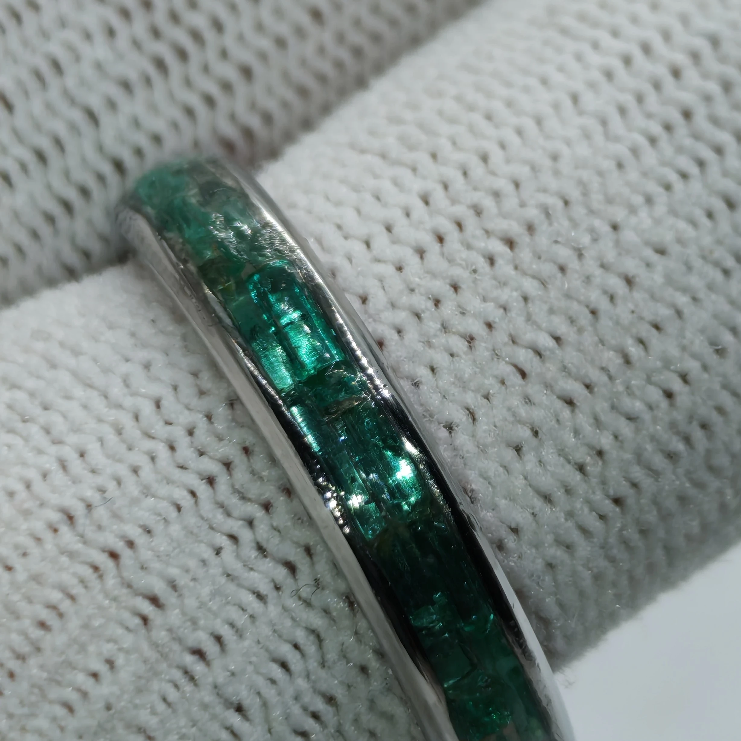 Anillo Talla 8.5 solo Esmeraldas Cristal  4