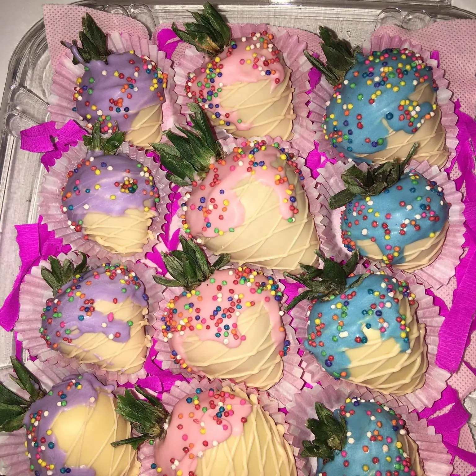 Fresas de helados arcoiris
