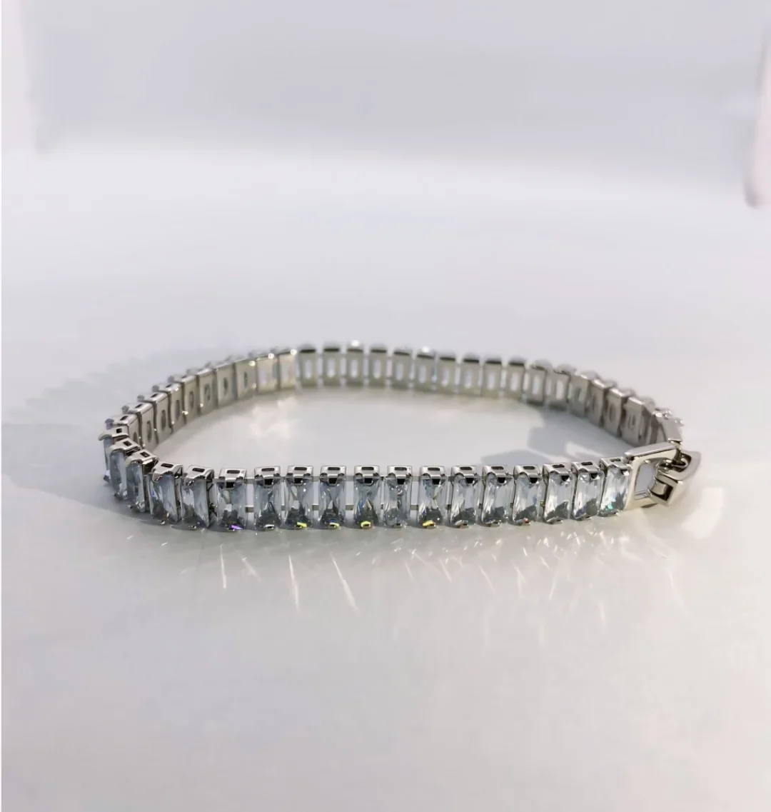 Pulsera color plata piedras  2